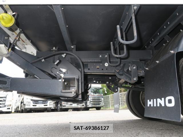 Hino DUTRO 2022-06 8658824-13