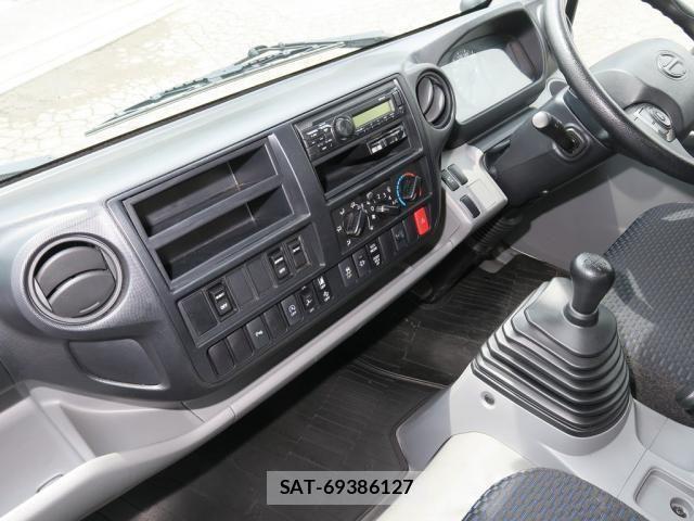 Hino DUTRO 2022-06 8658824-24