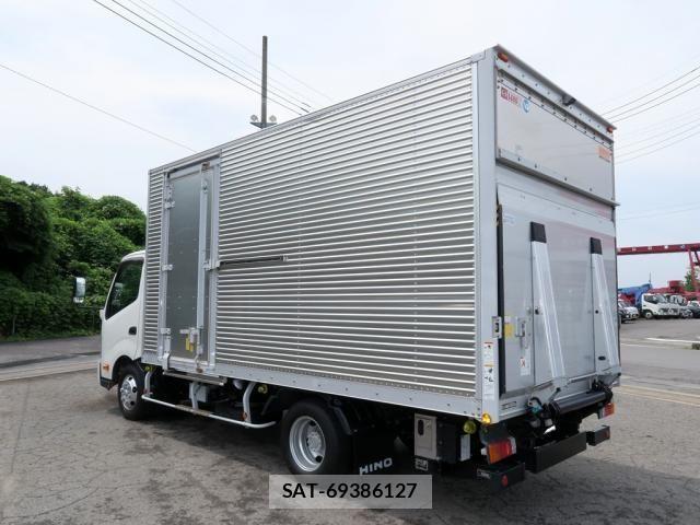 Hino DUTRO 2022-06 8658824-2