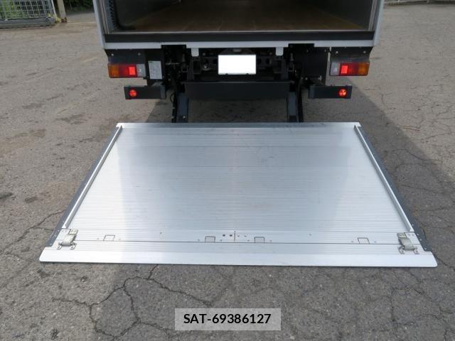 Hino DUTRO 2022-06 8658824-6