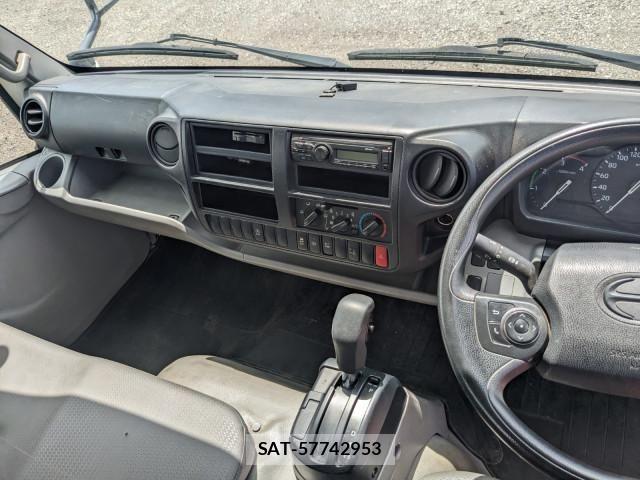 Hino DUTRO 2019-10 8658837-24