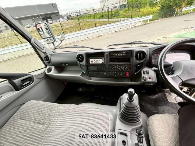 Hino DUTRO 2016-11 8658826-9