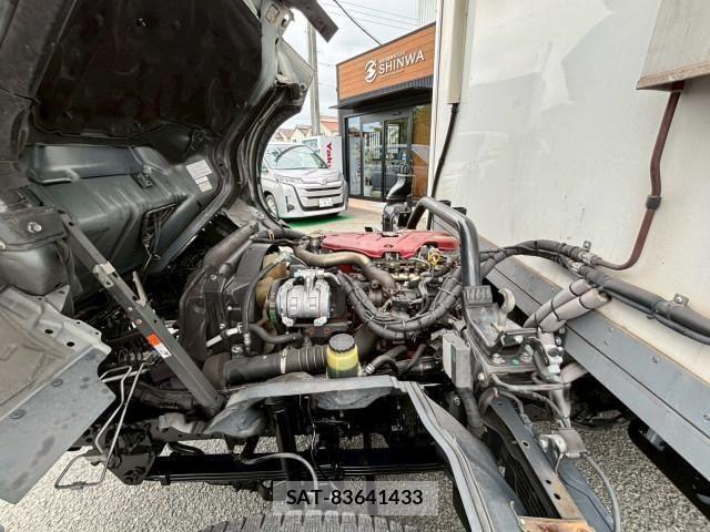 Hino DUTRO 2016-11 8658826-17