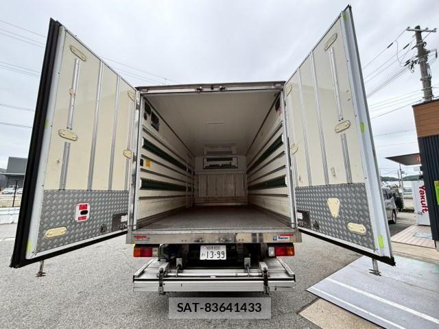 Hino DUTRO 2016-11 8658826-25