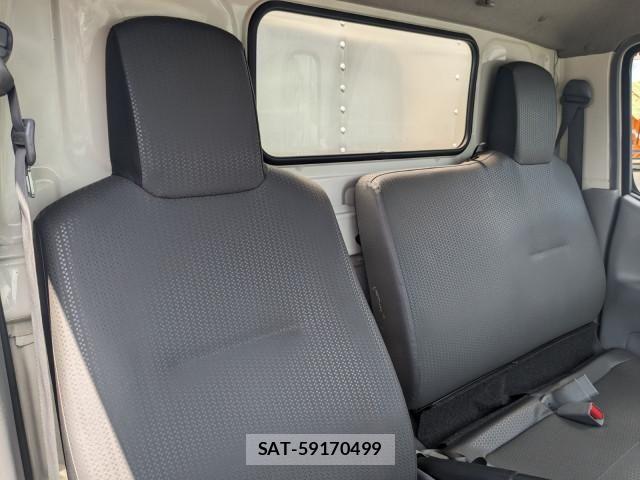 Hino DUTRO 2019-10 8658838-23