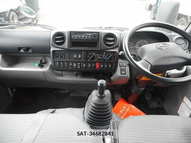 Hino DUTRO 2015-07 8658845-11