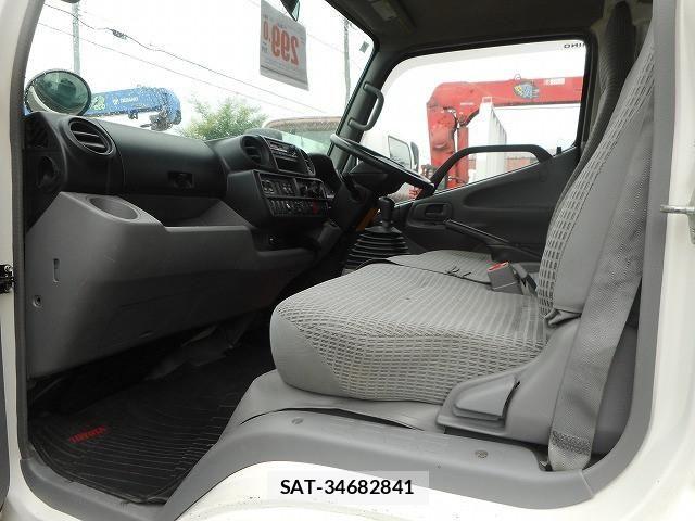 Hino DUTRO 2015-07 8658845-18