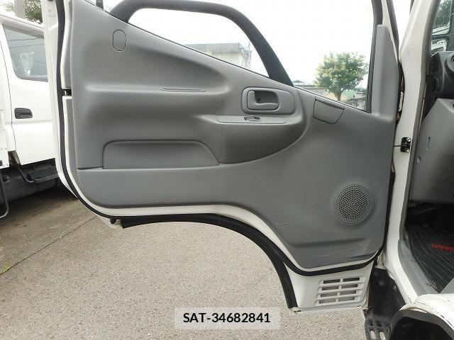 Hino DUTRO 2015-07 8658845-19