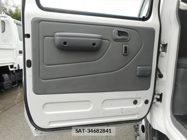 Hino DUTRO 2015-07 8658845-21