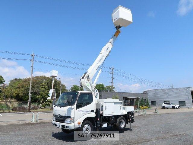 Hino DUTRO 2015-03 8658833-0