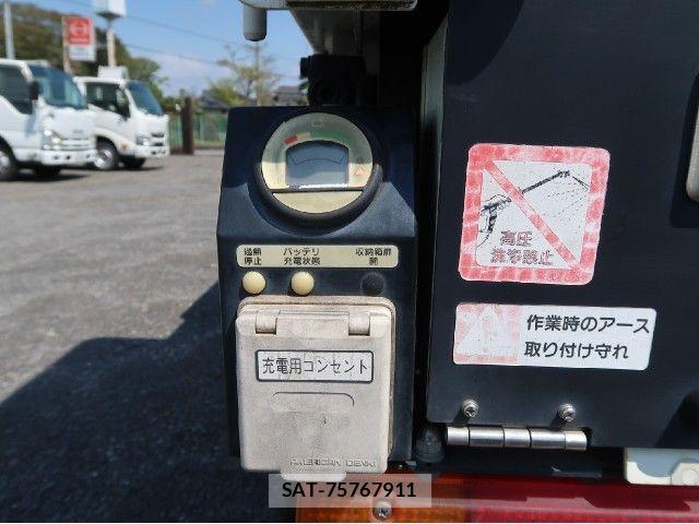 Hino DUTRO 2015-03 8658833-15