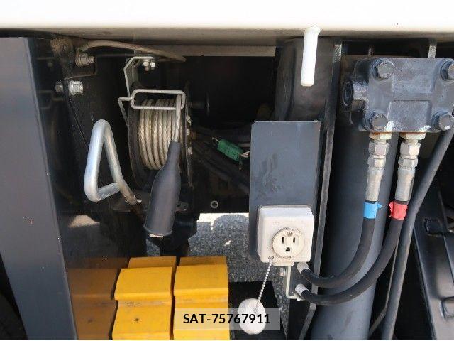 Hino DUTRO 2015-03 8658833-18