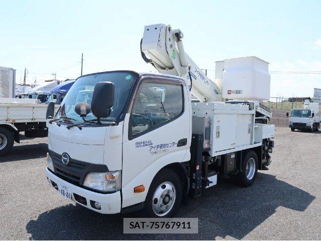 Hino DUTRO 2015-03 8658833-1