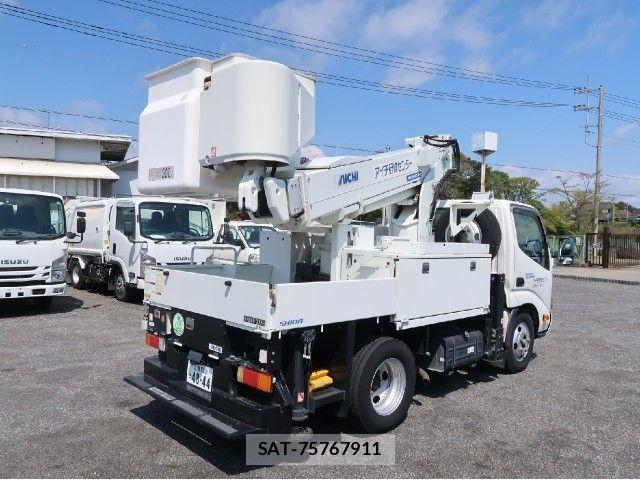Hino DUTRO 2015-03 8658833-2