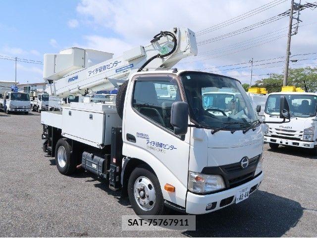 Hino DUTRO 2015-03 8658833-3