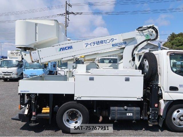 Hino DUTRO 2015-03 8658833-7