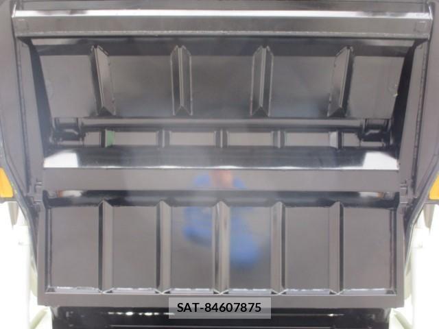 Hino DUTRO 2026-02 8666071-11
