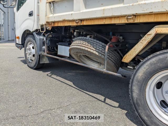 Hino DUTRO 2016-12 8658828-10