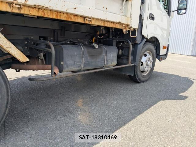 Hino DUTRO 2016-12 8658828-13