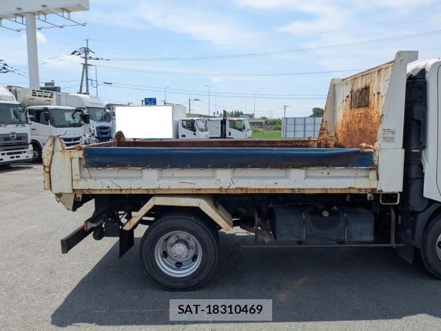 Hino DUTRO 2016-12 8658828-17
