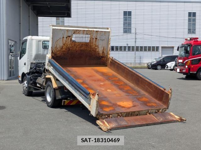 Hino DUTRO 2016-12 8658828-19