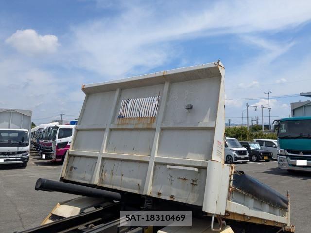 Hino DUTRO 2016-12 8658828-20