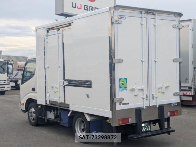 Hino DUTRO 2024-11 8666072-4