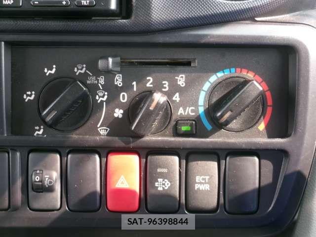 Hino DUTRO 2020-03 8666075-15