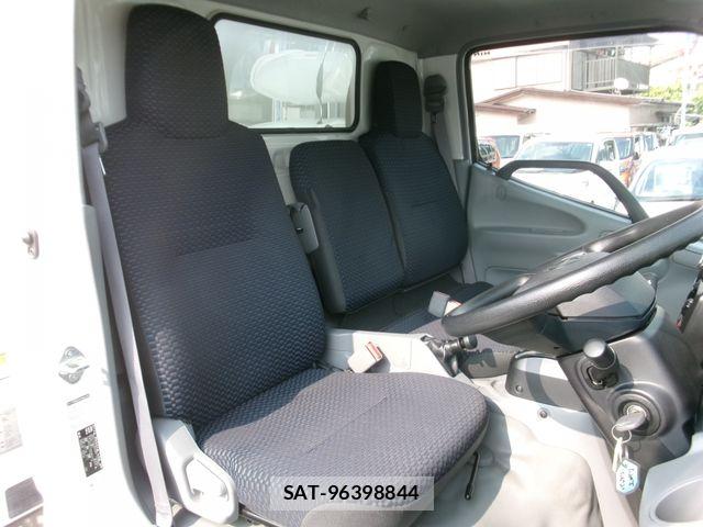 Hino DUTRO 2020-03 8666075-19