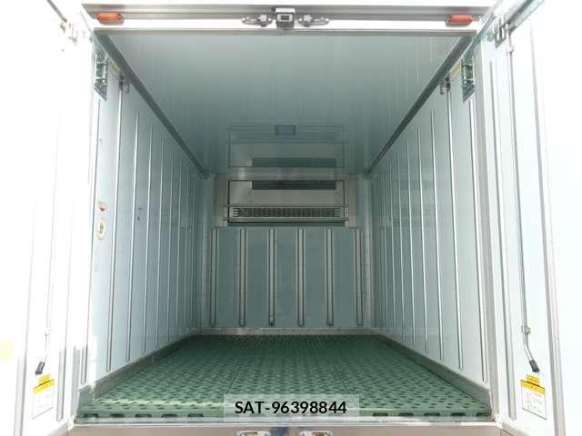 Hino DUTRO 2020-03 8666075-7