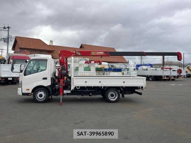 Hino DUTRO 2021-09 8666073-4