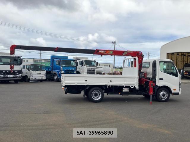 Hino DUTRO 2021-09 8666073-5