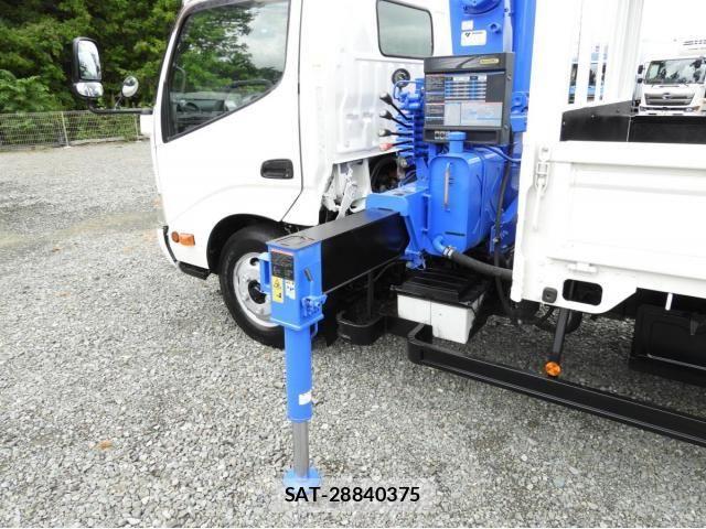 Hino DUTRO 2014-12 8658835-15
