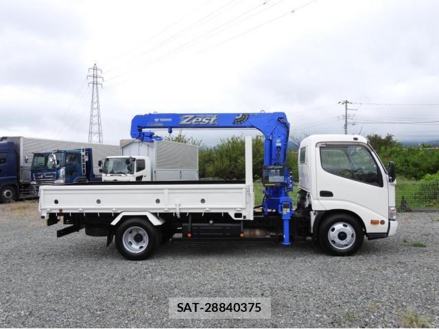 Hino DUTRO 2014-12 8658835-8