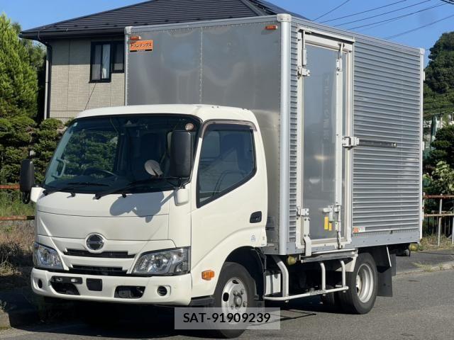 Hino DUTRO 2022-08 8658834-0