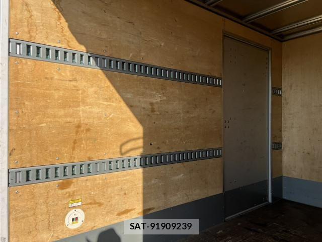 Hino DUTRO 2022-08 8658834-9