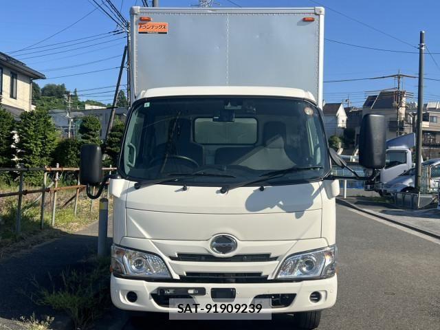 Hino DUTRO 2022-08 8658834-4