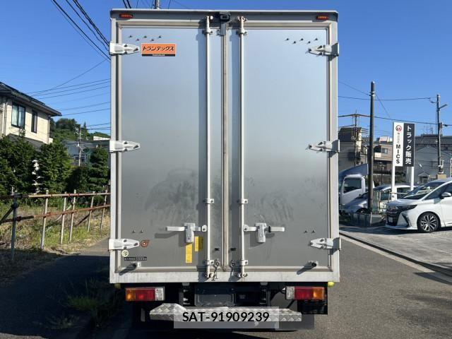 Hino DUTRO 2022-08 8658834-7