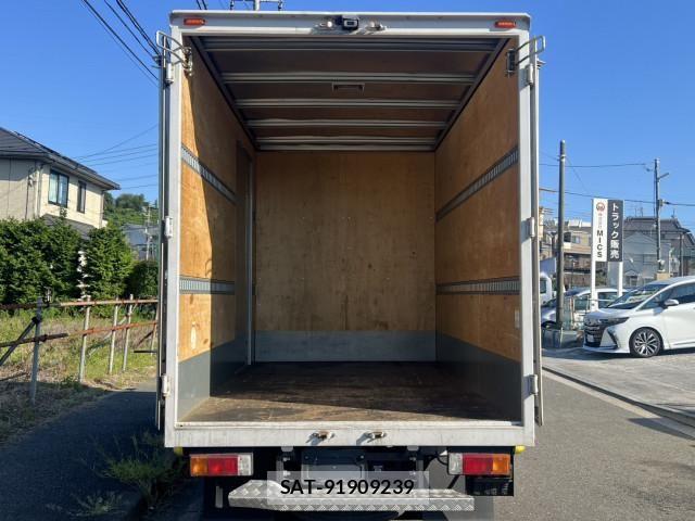 Hino DUTRO 2022-08 8658834-8