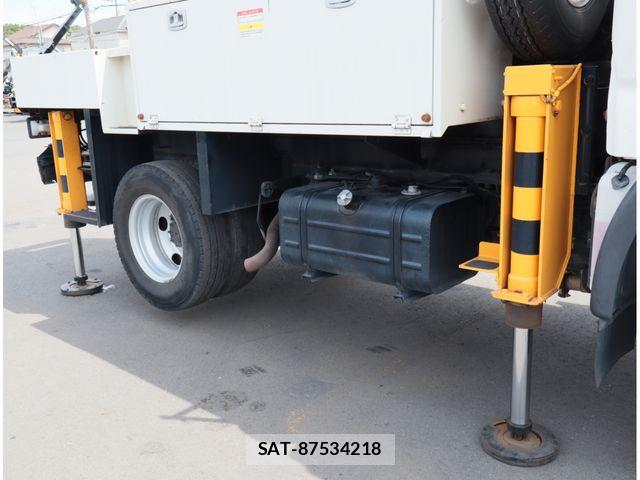 Hino DUTRO 2014-08 8658851-17