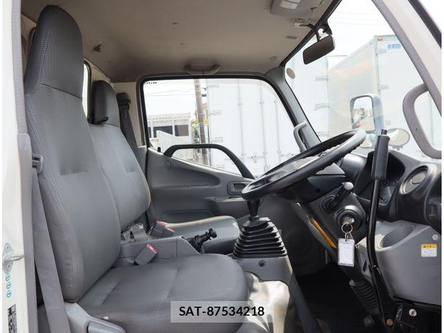 Hino DUTRO 2014-08 8658851-23