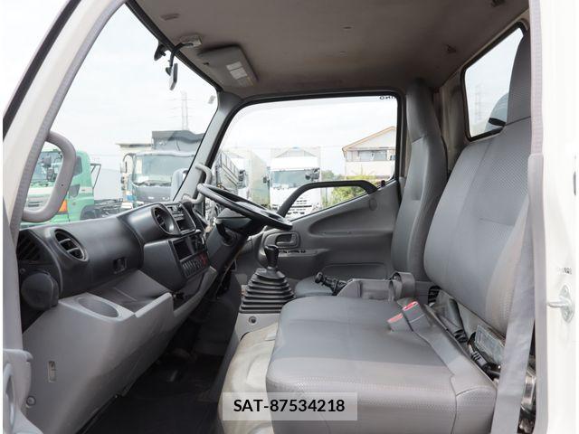 Hino DUTRO 2014-08 8658851-26