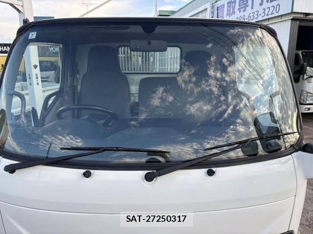Hino DUTRO 2015-11 8658847-11