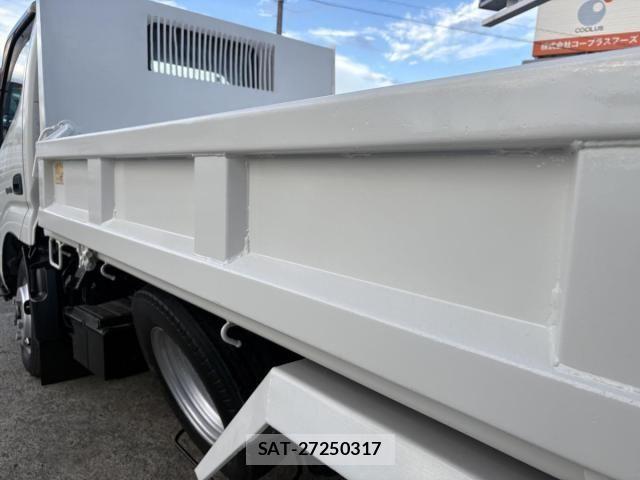 Hino DUTRO 2015-11 8658847-24