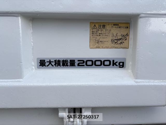 Hino DUTRO 2015-11 8658847-26