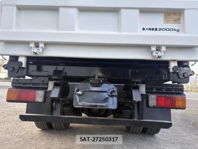 Hino DUTRO 2015-11 8658847-28