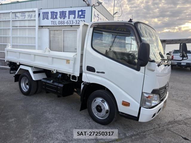 Hino DUTRO 2015-11 8658847-3