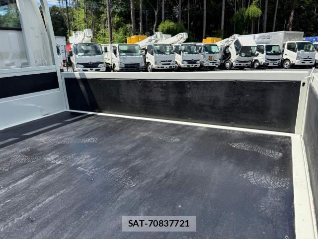 Hino DUTRO 2019-06 8658841-13