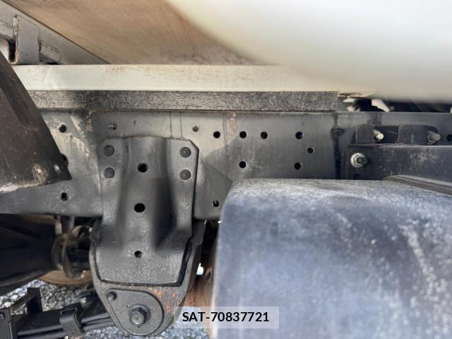 Hino DUTRO 2019-06 8658841-17