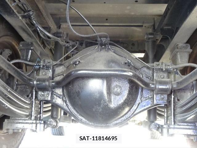 Hino DUTRO 2013-08 8658849-9
